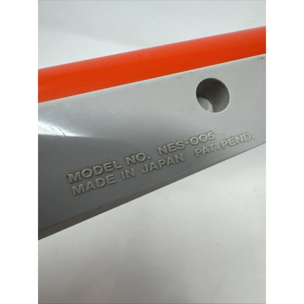 Original 1985 Nintendo NES Zapper Duck Hunt Gun‎ - NES-005 Authentic OEM